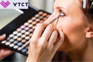 Makeup course
